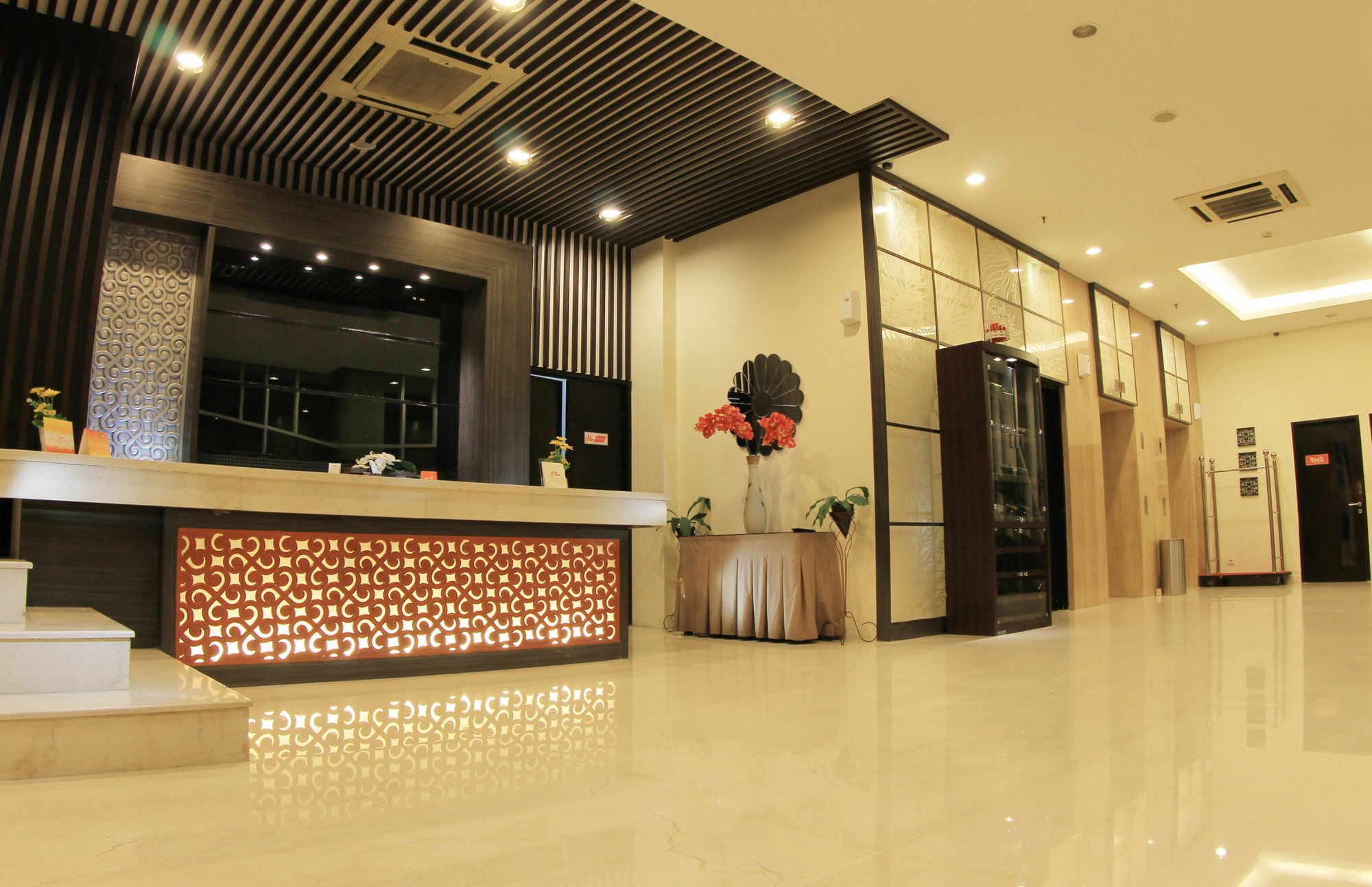 The Edelweiss Hotel יוגיאקרטה מראה חיצוני תמונה