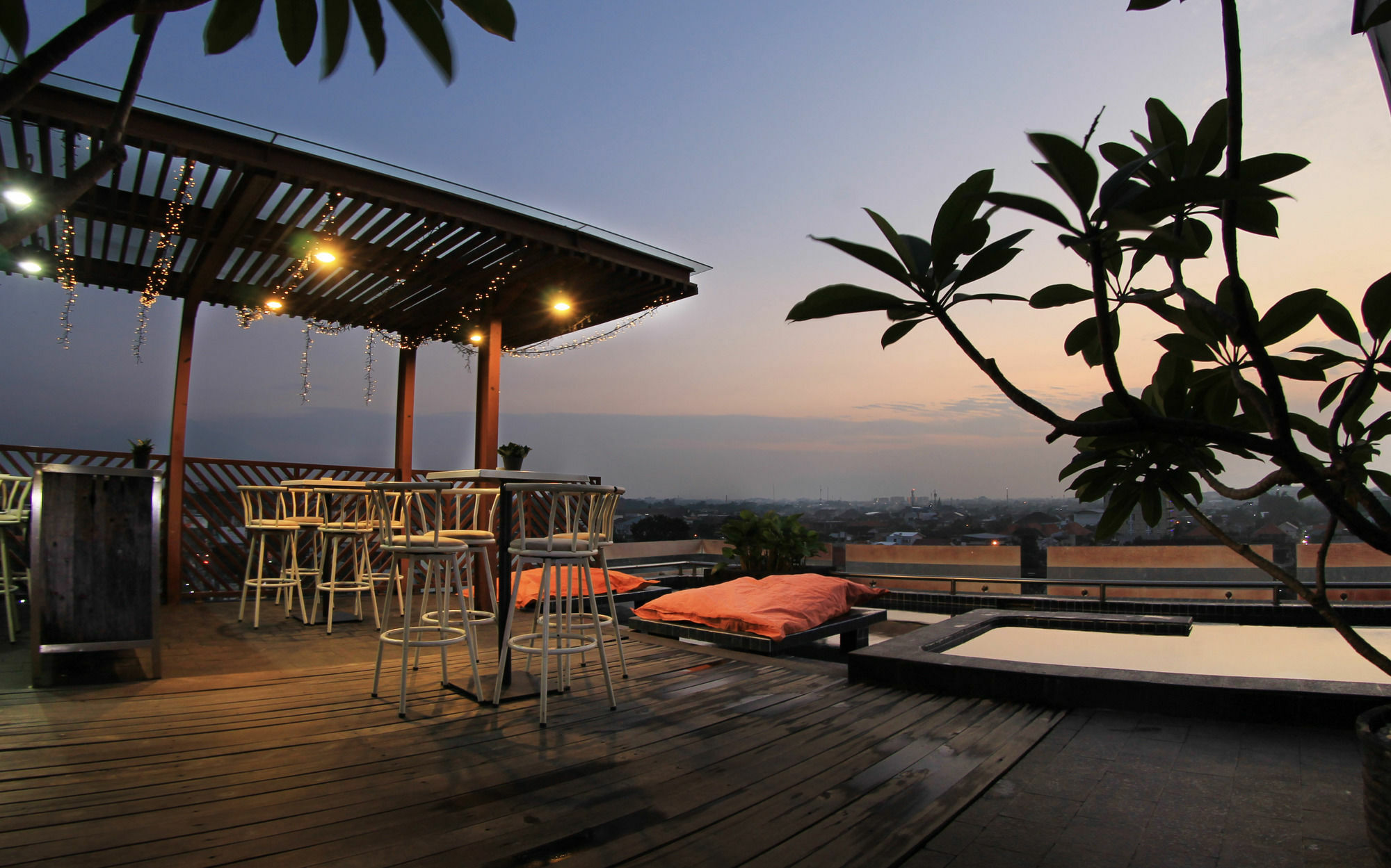 The Edelweiss Hotel יוגיאקרטה מראה חיצוני תמונה